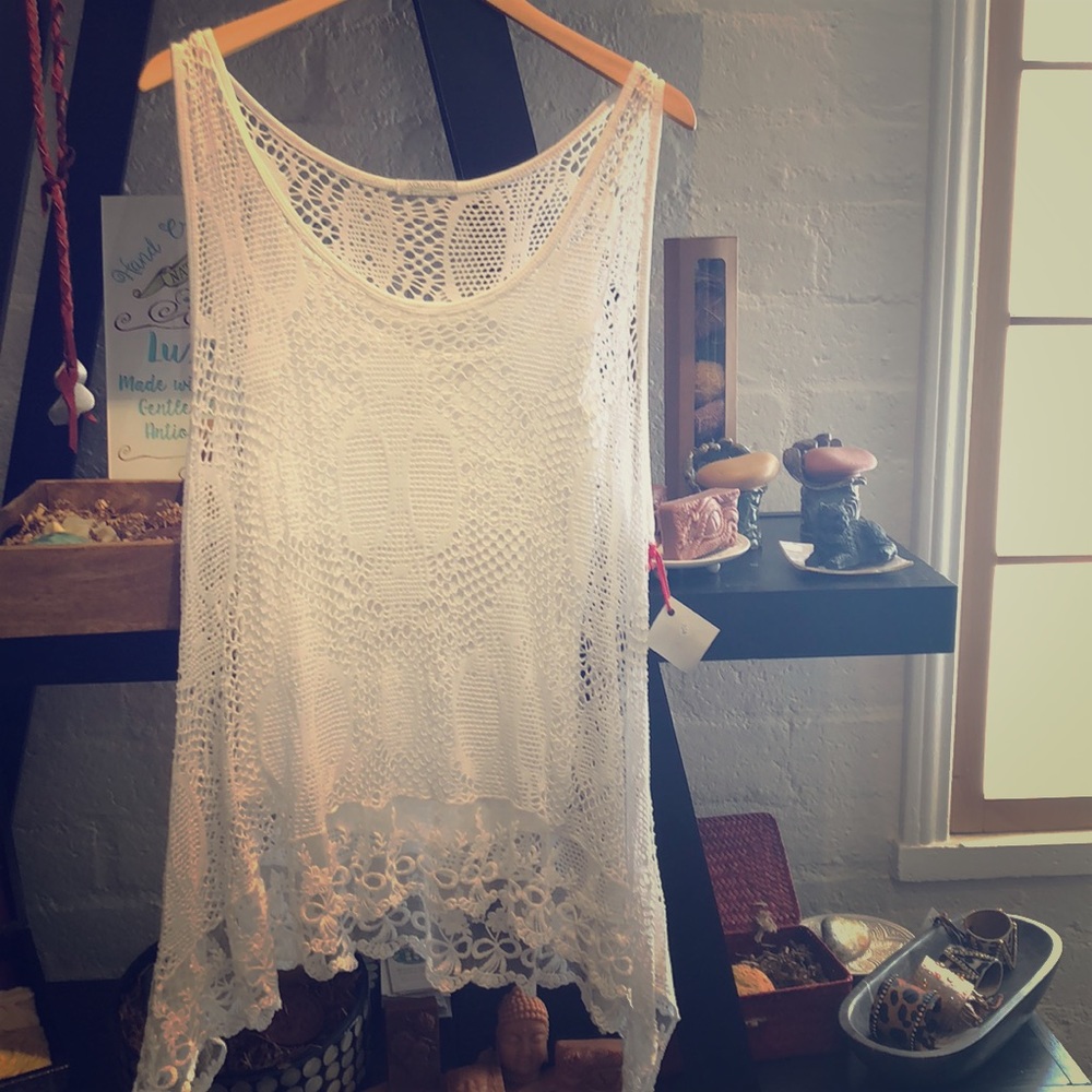 Lace sleeveless top with matching camisole